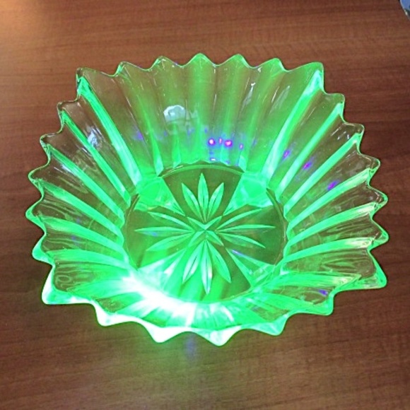 Vintage Uranium Compote Bowl - Picture 6 of 7